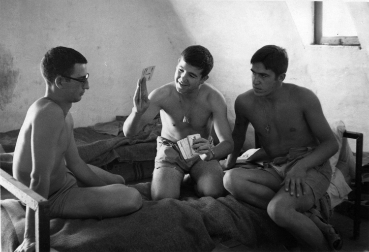 08-02.- Motivo por el que le apodaban “El Trampas” Foto: Manuel García López. El Aaiún, 1970