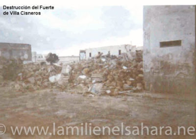 001.- Demolición del Fuerte de Villa Cisneros, Dic. 2004.